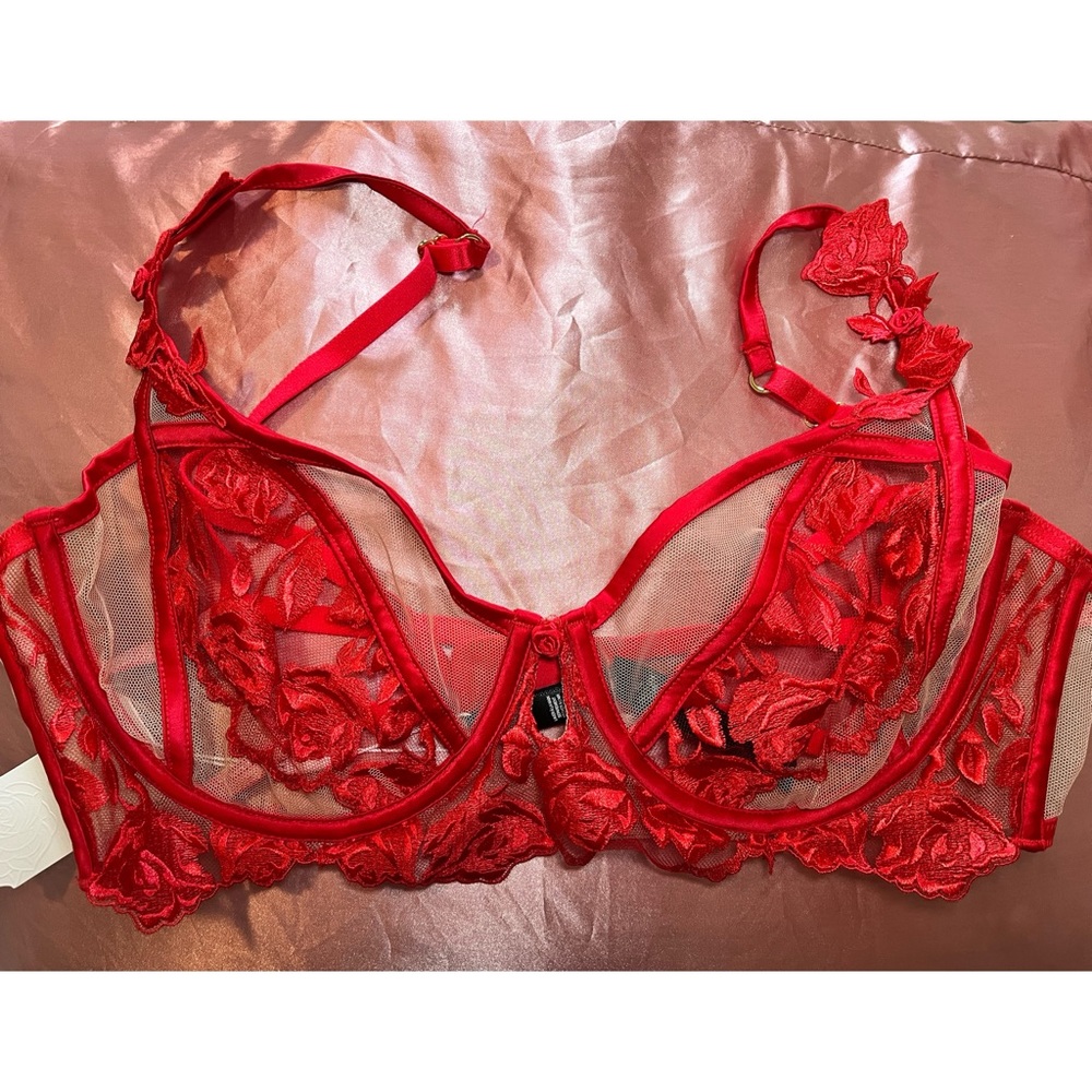 NWT Victoria’s Secret x For Love & Lemons Spring 2023 Bra